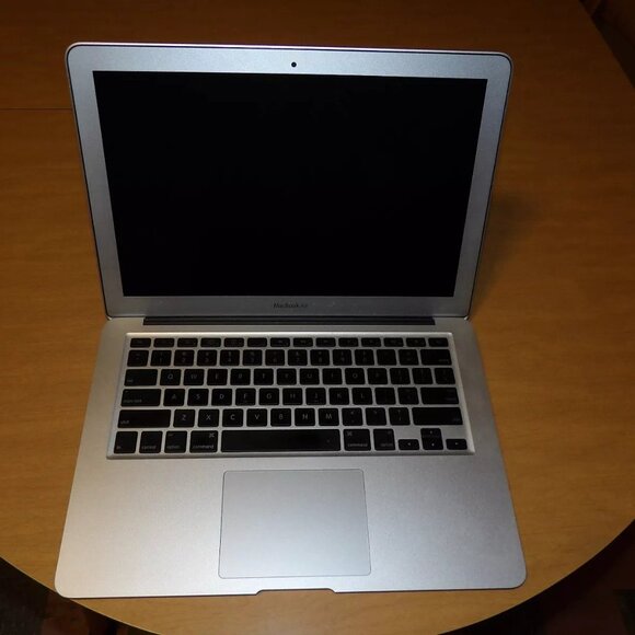 Apple MacBook Air 13.3 (A1369)  Laptop Plus Apple + Charger! - Picture 11 of 11
